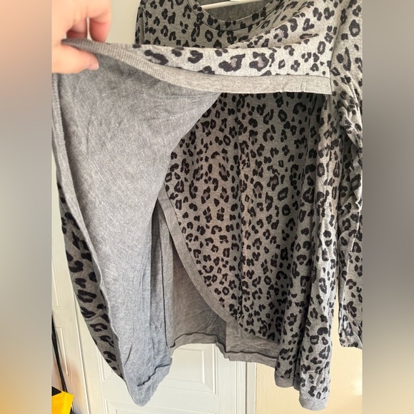 Leopard print grey and black maternity nursing long sleeve shirt Large - Picture 3 of 7